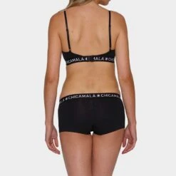 Chicamala Dames Triangle Bralette Basic Zwart -Mode-Lingeriewinkel aHR0cHM6Ly93d3cuYm94ZXJzLm5sL21lZGlhL2NhdGFsb2cvcHJvZHVjdC8xLzIvMTIxN2Jhc2ljMDItMTAwNTYuanBnP3N0b3JlPWJveGVyc19ubCZpbWFnZS10eXBlPWltYWdl