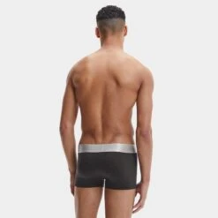 Calvin Klein Reconsidered Steel 3-pack Microfiber Lowrise Boxer Trunks Zwart -Mode-Lingeriewinkel aHR0cHM6Ly93d3cuYm94ZXJzLm5sL21lZGlhL2NhdGFsb2cvcHJvZHVjdC9jL2EvY2FsdmluLWtsZWluX25iMzA3NGEtN3YxX2FjaHRlcmthbnRfbW9kZWwuanBnP3N0b3JlPWJveGVyc19ubCZpbWFnZS10eXBlPWltYWdl