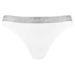 Calvin Klein Dames 3-pack Strings Multi BP6 -Mode-Lingeriewinkel aHR0cHM6Ly93d3cuYm94ZXJzLm5sL21lZGlhL2NhdGFsb2cvcHJvZHVjdC9jL2EvY2FsdmluLWtsZWluX3FkMzU2MGUtYnA2XzNfdm9vcmthbnQuanBnP3N0b3JlPWJveGVyc19ubCZpbWFnZS10eXBlPWltYWdl