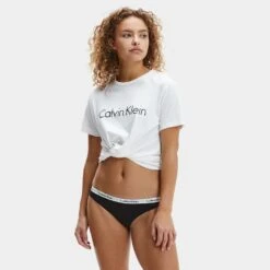 Calvin Klein Dames 3-pack Slips Zwart & Wit -Mode-Lingeriewinkel aHR0cHM6Ly93d3cuYm94ZXJzLm5sL21lZGlhL2NhdGFsb2cvcHJvZHVjdC9jL2EvY2FsdmluLWtsZWluX3FkMzU4OGUtOTk5XzFfbW9kZWxfdm9vcmthbnRfMS5qcGc c3RvcmU9Ym94ZXJzX25sJmltYWdlLXR5cGU9aW1hZ2U