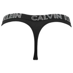 Calvin Klein Dames Ultimate String Zwart -Mode-Lingeriewinkel aHR0cHM6Ly93d3cuYm94ZXJzLm5sL21lZGlhL2NhdGFsb2cvcHJvZHVjdC9jL2EvY2FsdmluLWtsZWluX3FkMzYzNmUtMDAxX2FjaHRlcmthbnRfMS5qcGc c3RvcmU9Ym94ZXJzX25sJmltYWdlLXR5cGU9aW1hZ2U