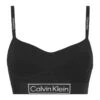 Calvin Klein Dames Light Lined Padded Bralette Logo Zwart -Mode-Lingeriewinkel aHR0cHM6Ly93d3cuYm94ZXJzLm5sL21lZGlhL2NhdGFsb2cvcHJvZHVjdC9jL2EvY2FsdmluLWtsZWluX3FmNjc3MGUtdWIxX3Zvb3JrYW50LmpwZz9zdG9yZT1ib3hlcnNfbmwmaW1hZ2UtdHlwZT1pbWFnZQ