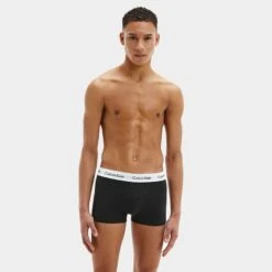 Calvin Klein 3-pack Lowrise Boxer Trunks Zwart -Mode-Lingeriewinkel aHR0cHM6Ly93d3cuYm94ZXJzLm5sL21lZGlhL2NhdGFsb2cvcHJvZHVjdC9jL2EvY2FsdmluLWtsZWluX3UyNjY0Zy0wMDFfbW9kZWxfdm9vcmthbnQuanBnP3N0b3JlPWJveGVyc19ubCZpbWFnZS10eXBlPWltYWdl