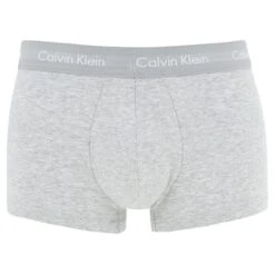 Calvin Klein 3-pack Low Rise Trunks Zwart / Grijs / Subdued Logo -Mode-Lingeriewinkel aHR0cHM6Ly93d3cuYm94ZXJzLm5sL21lZGlhL2NhdGFsb2cvcHJvZHVjdC9jL2EvY2FsdmluLWtsZWluX3UyNjY0Zy1qeWpfMl92b29ya2FudF8xLmpwZz9zdG9yZT1ib3hlcnNfbmwmaW1hZ2UtdHlwZT1pbWFnZQ