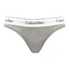 Calvin Klein Dames Plus Size String Grijs -Mode-Lingeriewinkel aHR0cHM6Ly93d3cuYm94ZXJzLm5sL21lZGlhL2NhdGFsb2cvcHJvZHVjdC9jL2EvY2FsdmluLWtsZWluXzAwMHFmNTExN2UtMDIwX3Zvb3JrYW50LmpwZz9zdG9yZT1ib3hlcnNfbmwmaW1hZ2UtdHlwZT1pbWFnZQ