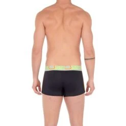 HOM Microfiber Sport Boxer Zwart -Mode-Lingeriewinkel aHR0cHM6Ly93d3cuYm94ZXJzLm5sL21lZGlhL2NhdGFsb2cvcHJvZHVjdC9oL28vaG9tXzQwMjM0OC0wMDA0X21vZGVsX2FjaHRlcmthbnQuanBnP3N0b3JlPWJveGVyc19ubCZpbWFnZS10eXBlPWltYWdl