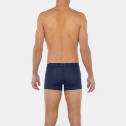 HOM 3-pack Boxers Tropical Blauw -Mode-Lingeriewinkel aHR0cHM6Ly93d3cuYm94ZXJzLm5sL21lZGlhL2NhdGFsb2cvcHJvZHVjdC9oL28vaG9tXzQwMjUyNS10MDM2XzJfbW9kZWxfYWNodGVya2FudC5qcGc c3RvcmU9Ym94ZXJzX25sJmltYWdlLXR5cGU9aW1hZ2U