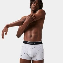 Lacoste 3-pack Boxers All Over Mini Logo Grijs & Zwart -Mode-Lingeriewinkel aHR0cHM6Ly93d3cuYm94ZXJzLm5sL21lZGlhL2NhdGFsb2cvcHJvZHVjdC9sL2EvbGFjb3N0ZV81aDM0MTEtdmRwXzEuanBnP3N0b3JlPWJveGVyc19ubCZpbWFnZS10eXBlPWltYWdl