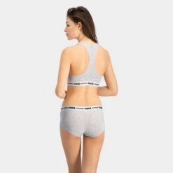 PUMA Dames 2-pack Cotton Modal Mini Boxershorts Grijs -Mode-Lingeriewinkel aHR0cHM6Ly93d3cuYm94ZXJzLm5sL21lZGlhL2NhdGFsb2cvcHJvZHVjdC9wL3UvcHVtYV82MDMwMzMwMDEtMzI4XzJfbW9kZWxfYWNodGVya2FudC5qcGc c3RvcmU9Ym94ZXJzX25sJmltYWdlLXR5cGU9aW1hZ2U