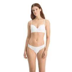 PUMA Dames 2-pack Microfiber Strings Seamless Wit -Mode-Lingeriewinkel aHR0cHM6Ly93d3cuYm94ZXJzLm5sL21lZGlhL2NhdGFsb2cvcHJvZHVjdC9wL3UvcHVtYV8xMDAwMDEwMTAtMDAyX21vZGVsX3Zvb3JrYW50LmpwZz9zdG9yZT1ib3hlcnNfbmwmaW1hZ2UtdHlwZT1pbWFnZQ