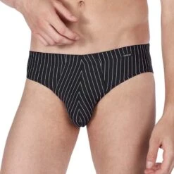 SKINY Brasil 2-pack Microfiber Herenslips Everyday Stripe Zwart -Mode-Lingeriewinkel aHR0cHM6Ly93d3cuYm94ZXJzLm5sL21lZGlhL2NhdGFsb2cvcHJvZHVjdC9zL2svc2tpbnlfMDg2NzczLTI1MTZfMV9tb2RlbF92b29ya2FudC5qcGc c3RvcmU9Ym94ZXJzX25sJmltYWdlLXR5cGU9aW1hZ2U