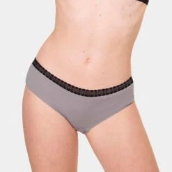 Sloggi Dames GO 2-pack Ribbed Hipsters Multi II -Mode-Lingeriewinkel aHR0cHM6Ly93d3cuYm94ZXJzLm5sL21lZGlhL2NhdGFsb2cvcHJvZHVjdC9zL2wvc2xvZ2dpXzEwMjEzMTgyLW0wMTRfMl9tb2RlbF92b29ya2FudC5qcGc c3RvcmU9Ym94ZXJzX25sJmltYWdlLXR5cGU9aW1hZ2U